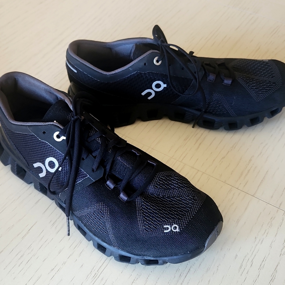 On Cloud Women's Running Sneaker Size 8